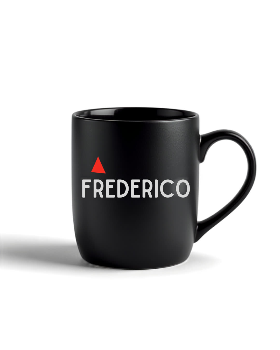 Mockup da caneca preta com estampa Frederico Taekwondo